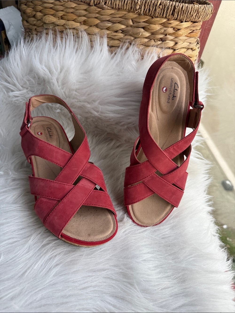 Clarks Un Capri Step Platform Crisscross Wedge Sandal 8 1/2 - Picture 2 of 9